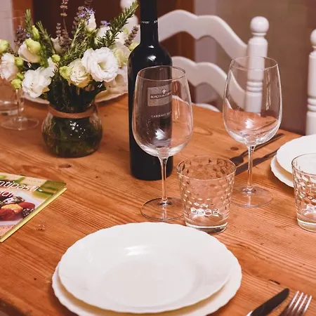 Scarponi דירה אסיסי